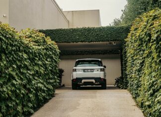 Ile pali Land Rover?